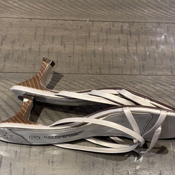 womens strappy Low kitten heel sandals size 7.5 beige cream Y2k slip on - Picture 5 of 6